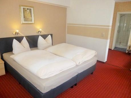 Hotel Waldhaus-Hutzelhoeh Рула Екстериор снимка